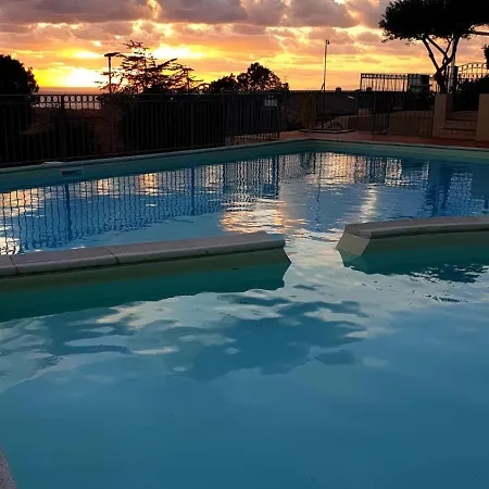 Sunset View And Pool Daire