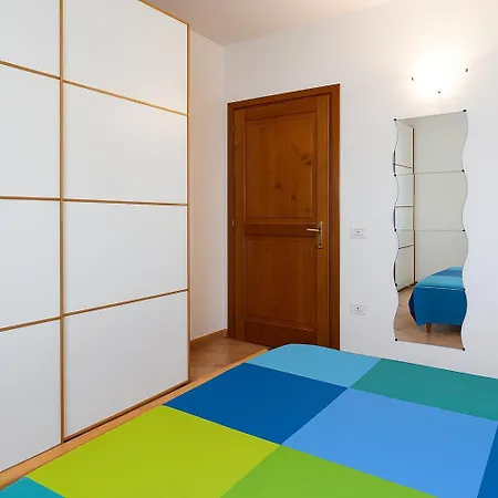 Sunset View And Pool 아파트