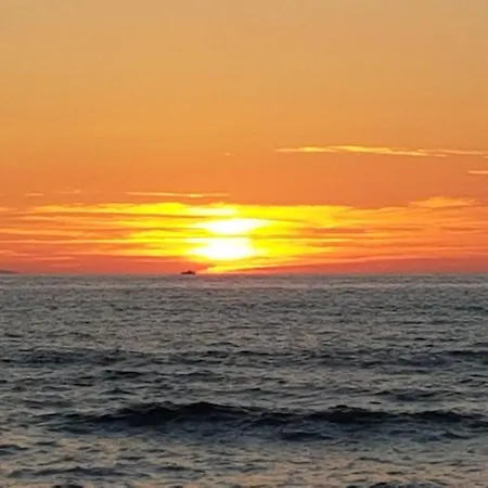 Sunset View And Pool * באדזי