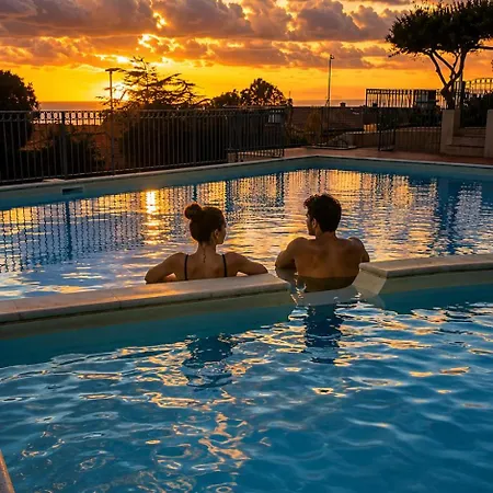 Sunset View And Pool